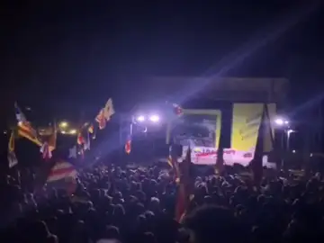 Miles de personas se concentran ante Lledoners Miles de personas se concentran ante Lledoners