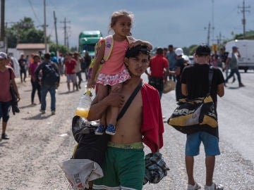 Miembros de la primera caravana de migrantes Miembros de la primera caravana de migrantes