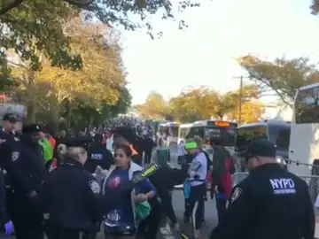 Grandes medidas de seguridad en Nueva York por la maratón que reúne a 50.000 corredores Grandes medidas de seguridad en Nueva York por la maratón que reúne a 50.000 corredores