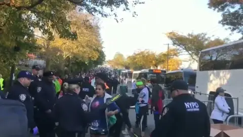 Grandes medidas de seguridad en Nueva York por la maratón que reúne a 50.000 corredores Grandes medidas de seguridad en Nueva York por la maratón que reúne a 50.000 corredores
