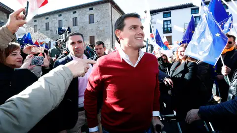 El presidente de Ciudadanos, Albert Rivera, a su llegada al acto de 'España Ciudadana' El presidente de Ciudadanos, Albert Rivera, a su llegada al acto de la iniciativa 'España Ciudadana'
