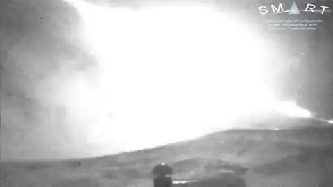 Una gran bola de fuego surca el cielo de Castilla la Mancha como consecuencia de la entrada en la atmósfera de un fragmento del cometa Encke Una gran bola de fuego surca el cielo de Castilla la Mancha como consecuencia de la entrada en la atmósfera de un fragmento del cometa Encke
