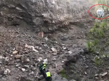 Rescate a un cazador herido Rescate a un cazador herido