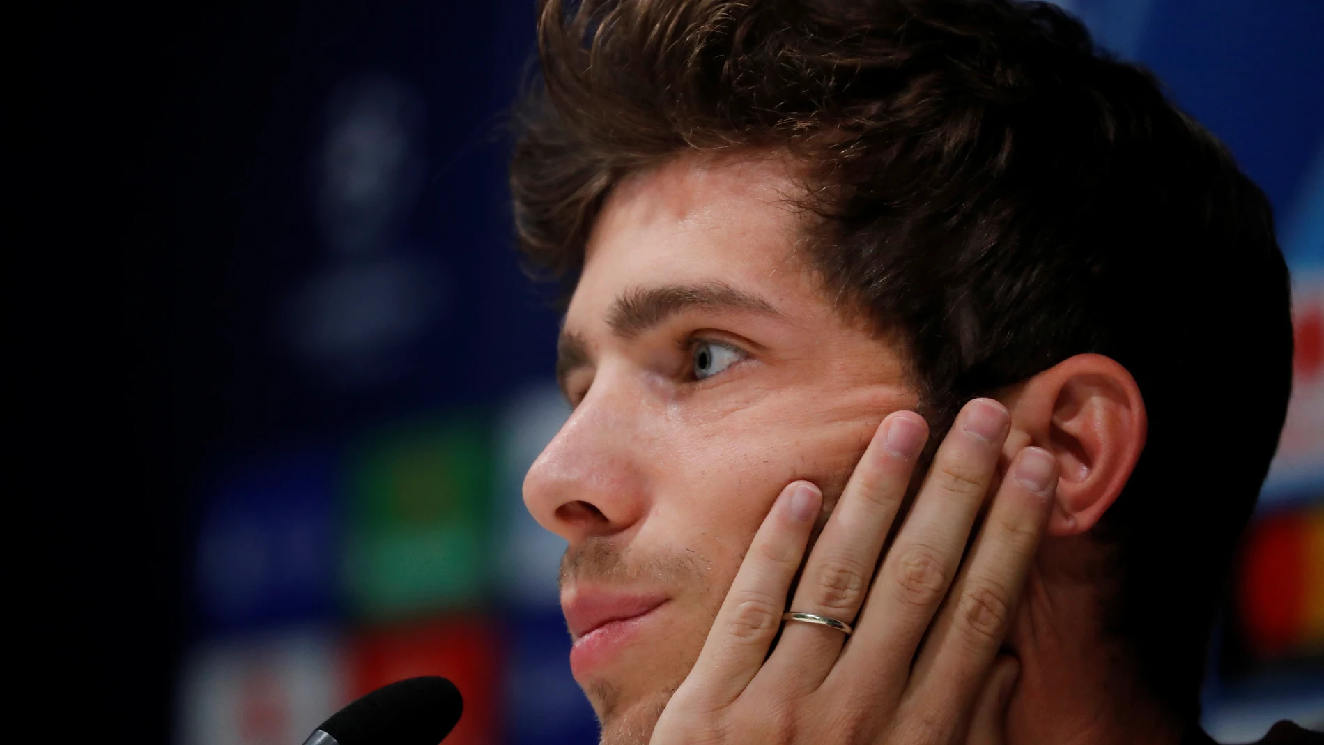 Sergi Roberto, durante su comparecencia ante los medios Sergi Roberto, durante su comparecencia ante los medios