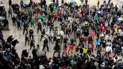 Los bomberos de Burgos hacen un 'flashmob' para recaudar fondos para la ELA Los bomberos de Burgos hacen un 'flashmob' para recaudar fondos para la ELA