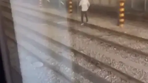 Emprenderán acciones legales contra los grafiteros del metro de Barcelona Emprenderán acciones legales contra los grafiteros del metro de Barcelona