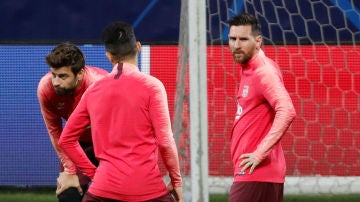 Messi entrena con sus compañeros en San Siro