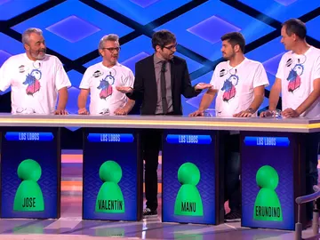 Una seguidora de 'Los Lobos' sorprende a todos en el plató de '¡Boom!' con unas increíbles camisetas Una seguidora de 'Los Lobos' sorprende a todos en el plató de '¡Boom!' con unas increíbles camisetas