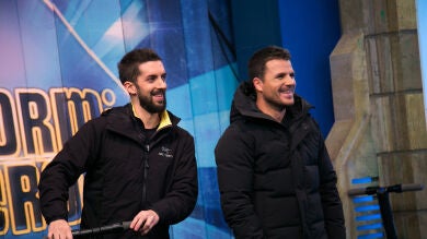 Dani Martín y David Broncano irrumpen 'El Hormiguero 3.0' durante la visita de Rosalía