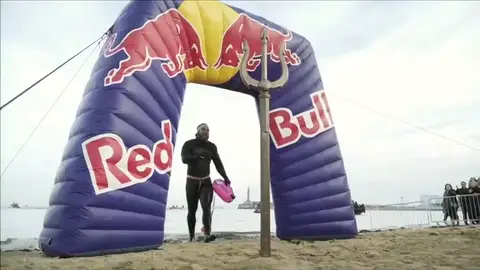 Ross Edgley, primer hombre en rodear Gran Bretaña a nado Ross Edgley, primer hombre en rodear Gran Bretaña a nado