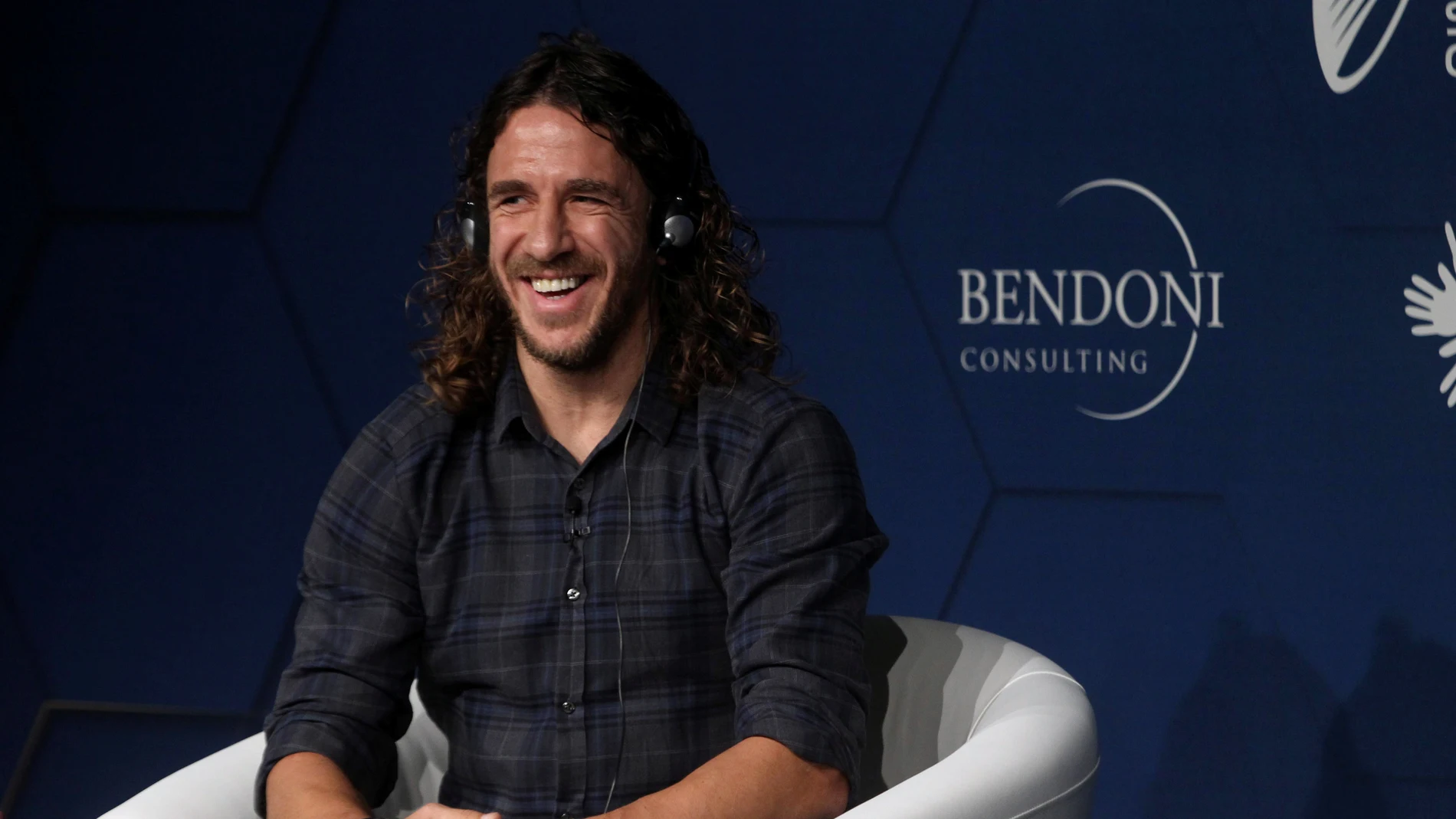Puyol sonríe durante un acto Puyol sonríe durante un acto