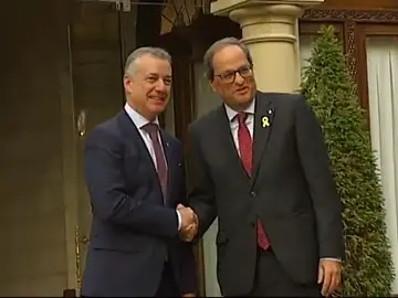 Urkullu y Torra discrepan: el lehendakari apuesta por las vías legales y el catalán, por el proceso independentista Urkullu y Torra discrepan: el lehendakari apuesta por las vías legales y el catalán, por el proceso independentista
