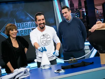 VÍDEO: Marron presenta el invento que te cambiará la vida: un calzoncillo que quita el olor de pedos VÍDEO: Marron presenta el invento que te cambiará la vida: un calzoncillo que quita el olor de pedos