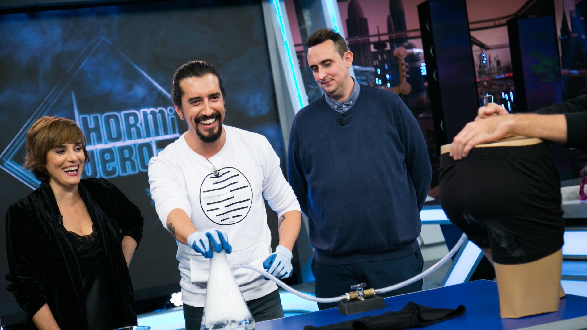 V&Iacute;DEO: Marron presenta el invento que te cambiar&aacute; la vida: un calzoncillo que quita el olor de pedos