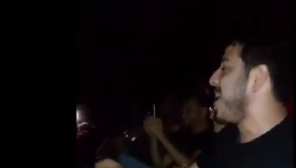 El joven que cantó como Freddie Mercury en un cine
