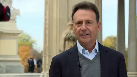 Matías Prats recorre los hitos más importantes de la historia española en un nuevo especial informativo: 'La Constitución cumple 40' Matías Prats recorre los hitos más importantes de la historia española en un nuevo especial informativo: 'La Constitución cumple 40'