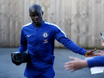 Kanté saluda a los aficionados del Chelsea Kanté saluda a los aficionados del Chelsea