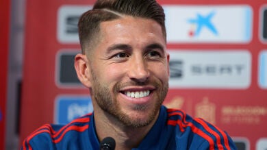 El comentado look de Sergio Ramos para dar el biberón a su hijo Alejandro 