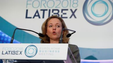 Calviño, dispuesta a comparecer en sede parlamentaria tras la polémica por la sociedad que creó con su marido