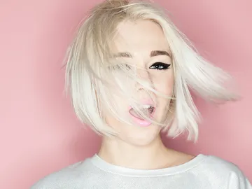 Mujer con el pelo muy fino Mujer con el pelo muy fino