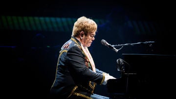 Elton John en uno de sus últimos conciertos