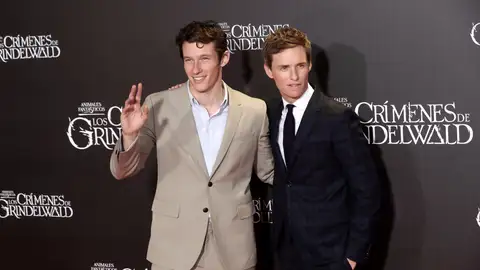 Los actores británicos Eddie Redmayne y Callum Turner Los actores británicos Eddie Redmayne y Callum Turner