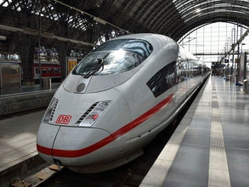 Un tren en una estación de Alemania