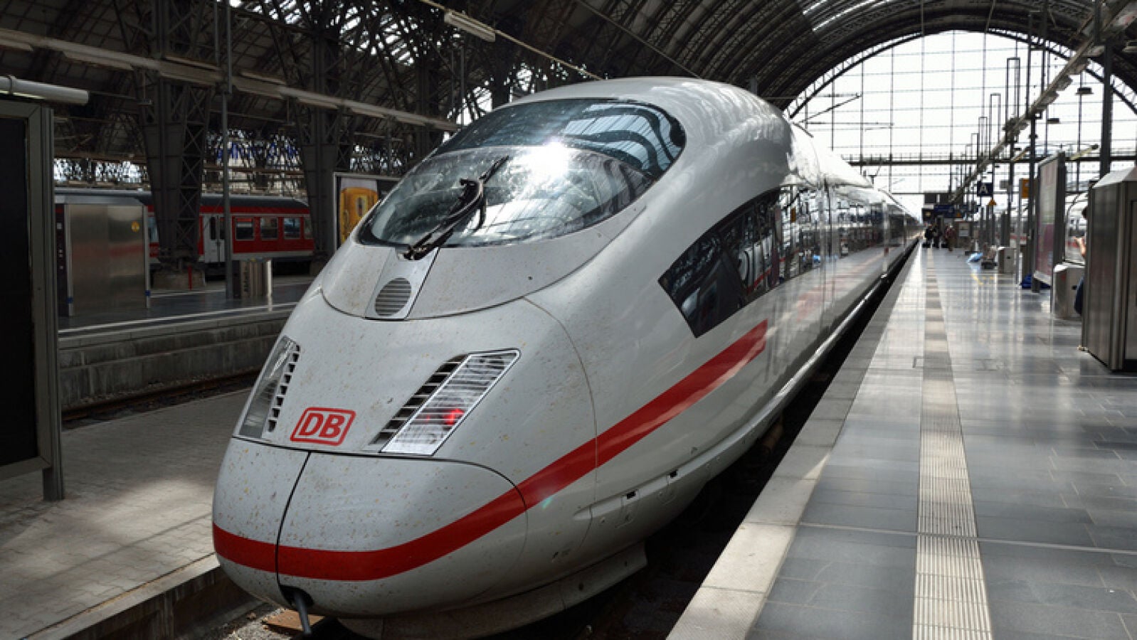 Alemania vuelve a buscar maquinistas españoles con una remuneración de 3.000 euros al mes