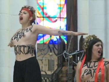 Acción de Femen en la Catedral de la Almudena