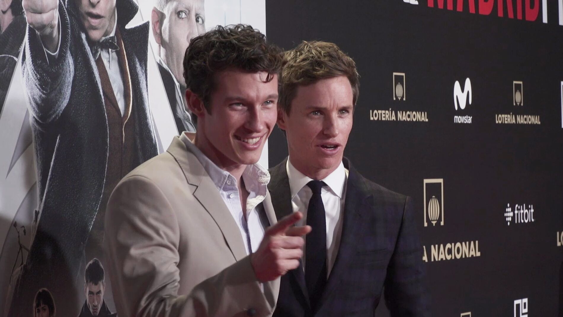 Callum Turner y Eddie Redmayne en España