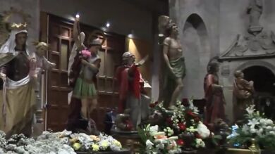 Una macroprocesión con todos los santos de La Rioja recorre Logroño