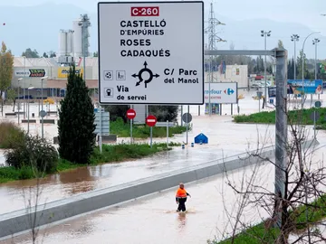 Carreteras inundadas por la lluvia en Cataluña Carreteras inundadas por la lluvia en Cataluña