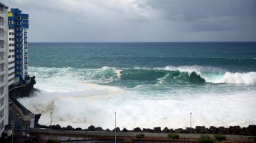 Fuerte oleaje en Tenerife Fuerte oleaje en Tenerife