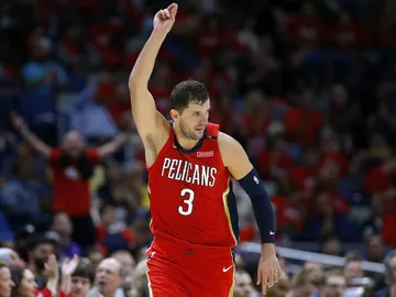 Mirotic celebra una acción Mirotic celebra una acción