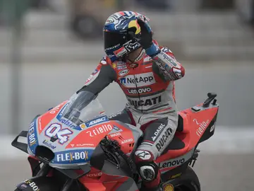 Dovizioso celebra una victoria Dovizioso celebra una victoria