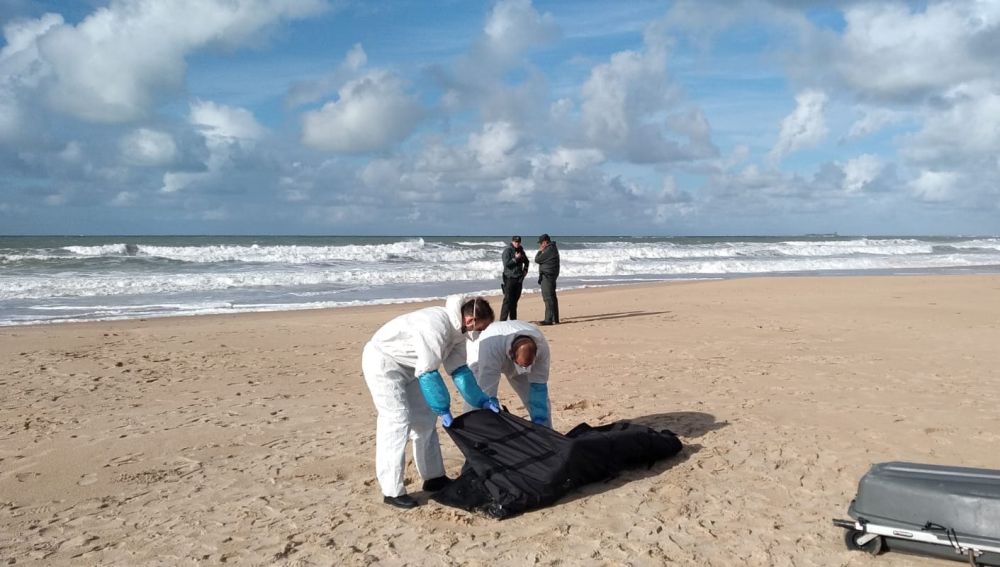 Rescate de un nuevo cadáver en Cádiz