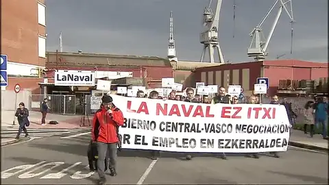 Convocado un encierro en La Naval tras aceptarse el ERE de extinción del astillero Convocado un encierro en La Naval tras aceptarse el ERE de extinción del astillero