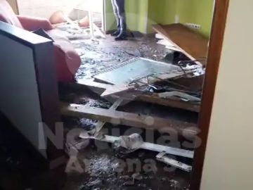 Antena 3 Noticias entra en exclusiva a una de las viviendas destrozadas por el oleaje en Tenerife