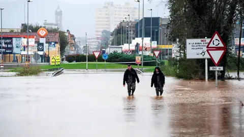 Aspecto de la carretera C-66 a la altura de La Bisbal tras las fuertes precipitaciones Aspecto de la carretera C-66 a la altura de La Bisbal tras las fuertes precipitaciones