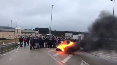Detienen a un representante sindical por agredir a dos agentes en la huelga de prisiones en Málaga