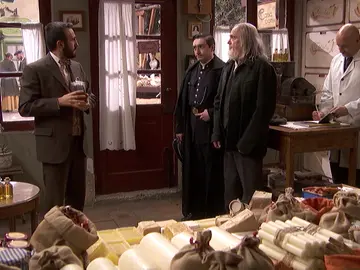 Onésimo consigue su primer cliente sin envenenarle, ¿o no? Onésimo consigue su primer cliente sin envenenarle, ¿o no?
