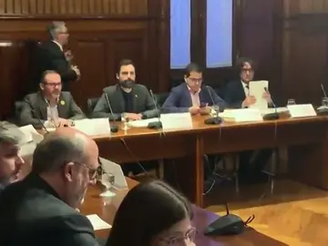El Parlament activa la comisión que abordará la posibilidad de investir telemáticamente a Carles Puigdemont El Parlament activa la comisión que abordará la posibilidad de investir telemáticamente a Carles Puigdemont