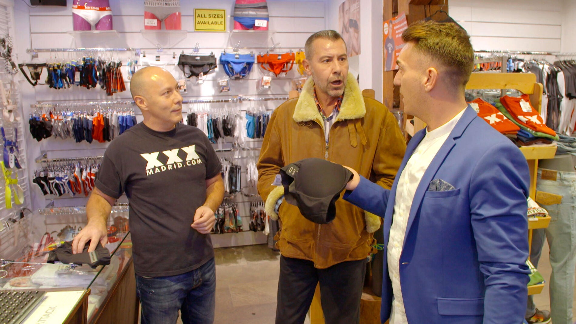 Jes&uacute;s lleva a Roberto a una tienda de ropa interior &ldquo;para jugar&rdquo;