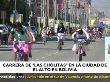 375 mujeres participan la V Carrera de 'Las Cholitas' en Bolivia