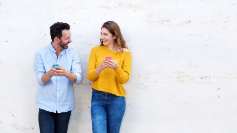 Pareja hablando