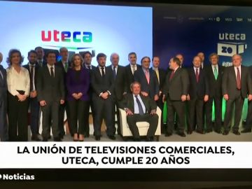 La Unión de Televisiones Comerciales en Abierto celebra su 20 cumpleaños en un acto al que han asistido Pedro Sánchez y José Crehueras