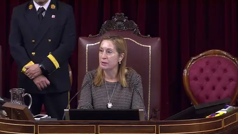 La reprimenda de Ana Pastor a Rufián tras expulsarle del Congreso La reprimenda de Ana Pastor a Rufián tras expulsarle del Congreso