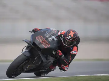 Jorge Lorenzo, subido en su Honda Jorge Lorenzo, subido en su Honda