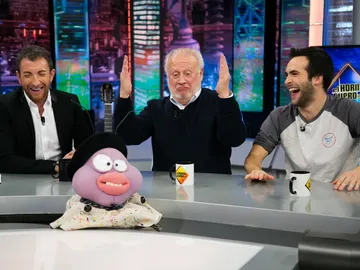 El 'pique' entre Ricardo Gómez, Juan Echanove y Pablo Motos nada más entrar en 'El Hormiguero 3.0' El 'pique' entre Ricardo Gómez, Juan Echanove y Pablo Motos nada más entrar en 'El Hormiguero 3.0'