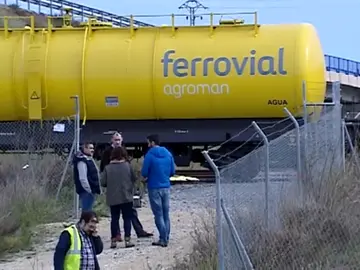 Muere un hombre tras sufrir una descarga eléctrica en la vía férrea del AVE en Silla (Valencia) Muere un hombre tras sufrir una descarga eléctrica en la vía férrea del AVE en Silla (Valencia)
